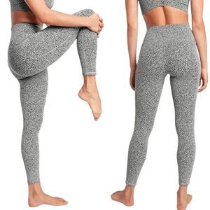 ATHLETA Salutation Stash II Textured Tight Size Small
